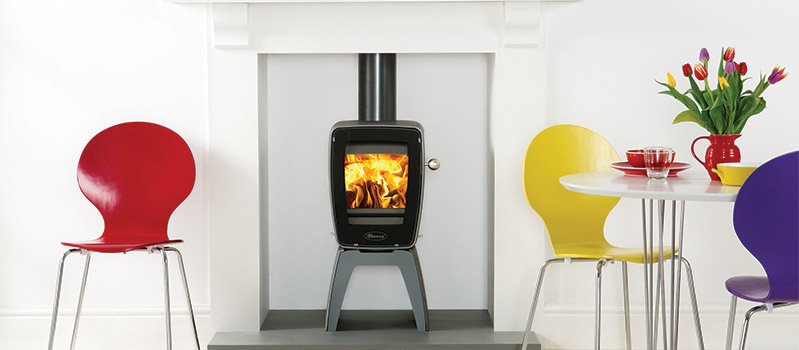 ドブレ vintage35 レトロモダンな鋳物薪ストーブのある部屋（写真：Dovre）