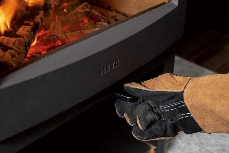 HETA アンビションの火力調節レバー(写真:ファイヤーサイド)
