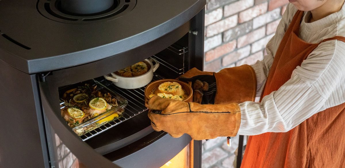 HETA エクリプスのオーブンでグラタンを焼く(写真:HETA)