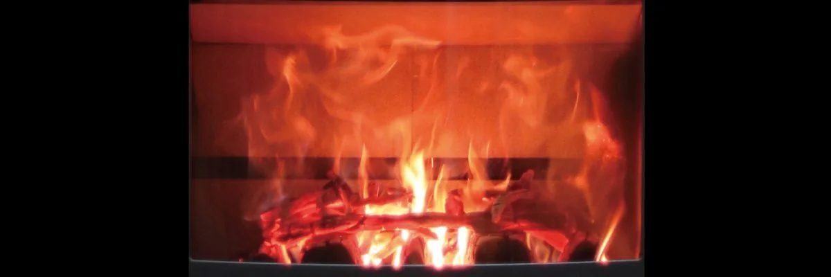 HETA ロギ パノラマウィンドウの焔（写真：HETA）