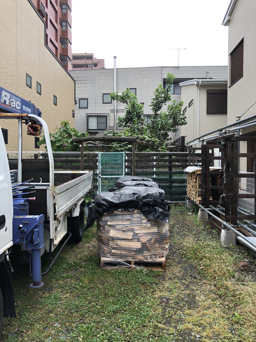 岩手県盛岡市での薪の配達（乾燥薪（広葉樹））
