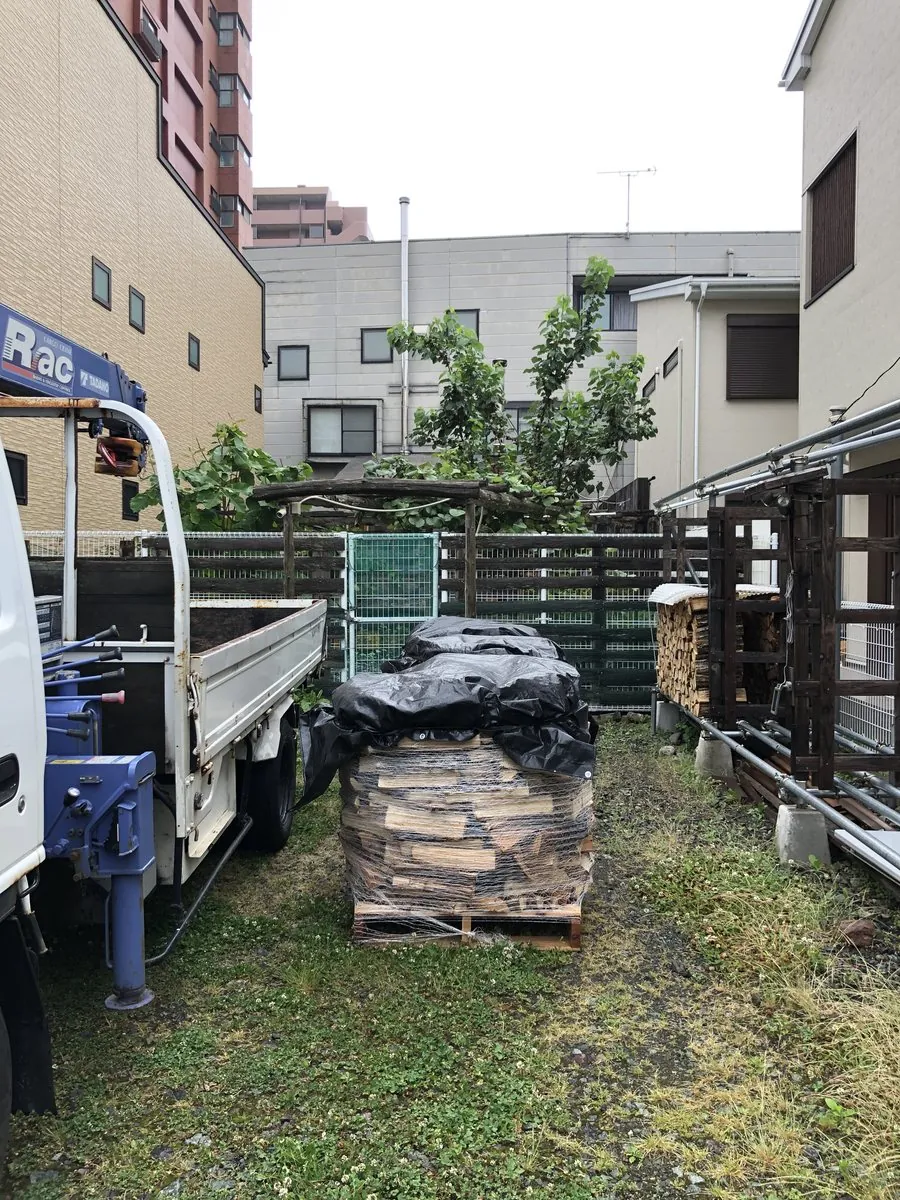 岩手県盛岡市での薪の配達（乾燥薪（広葉樹））