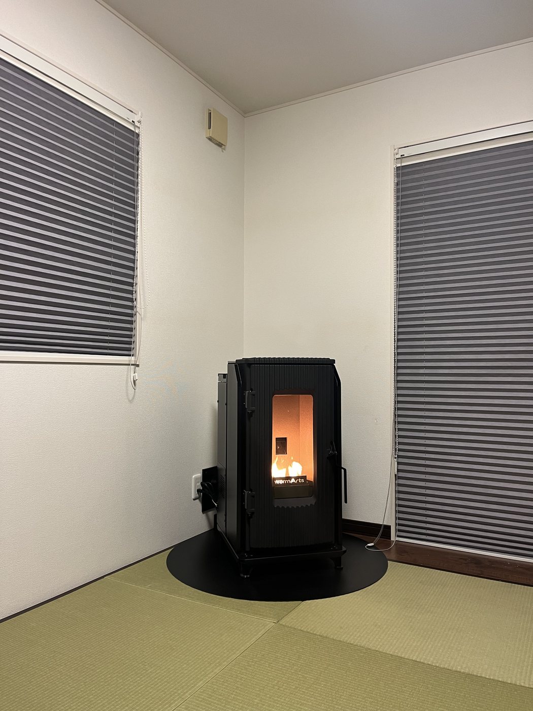 D'STYLE ペレットストーブ施工事例 和室の隅に(ウォームアーツ)