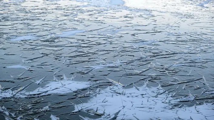 氷の湖