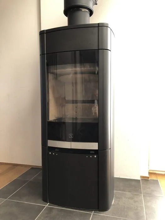 モダンな薪ストーブの施工事例（岩手・盛岡 D'STYLE）