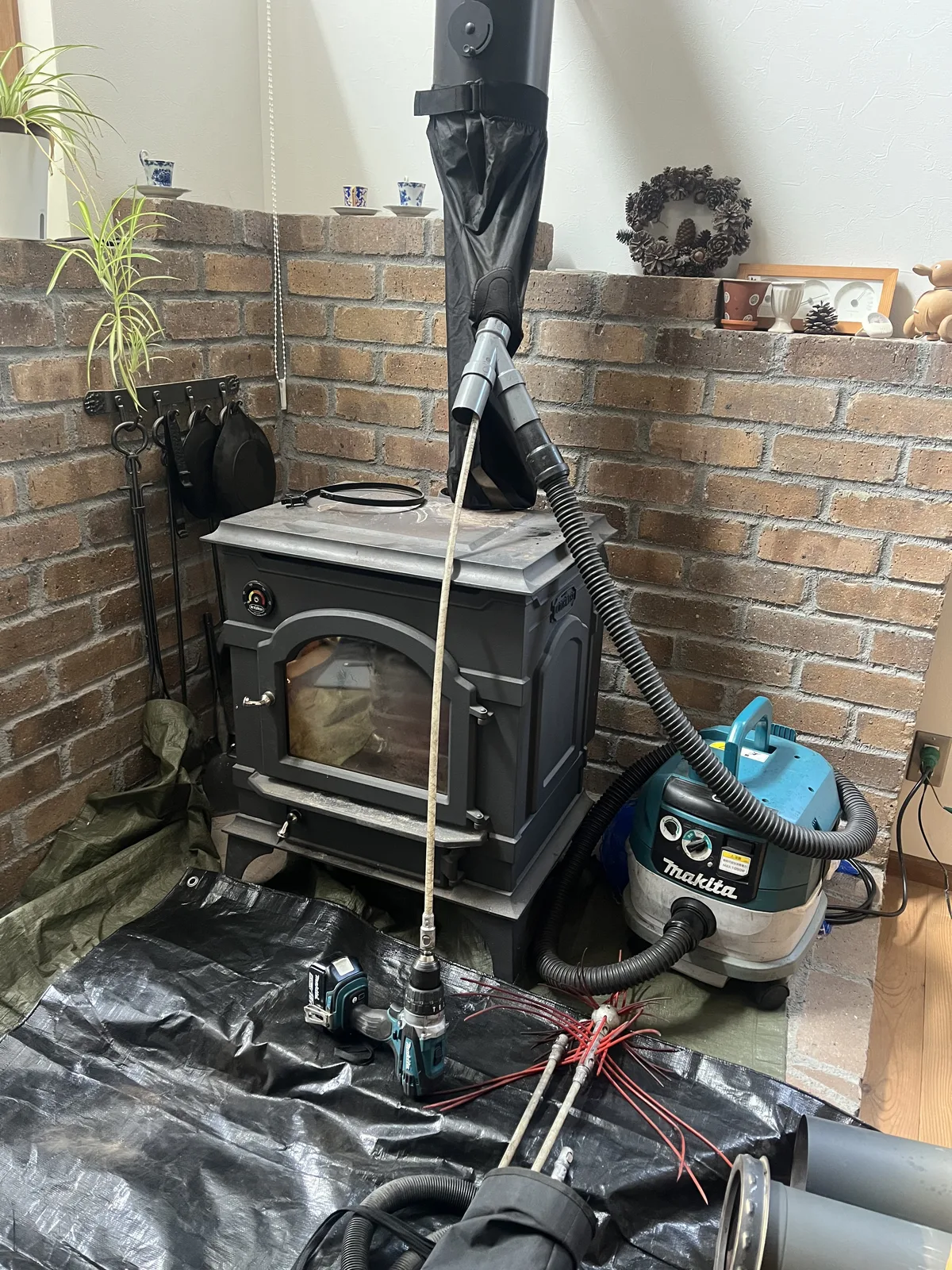 薪ストーブのメンテナンス道具と煙突掃除の準備