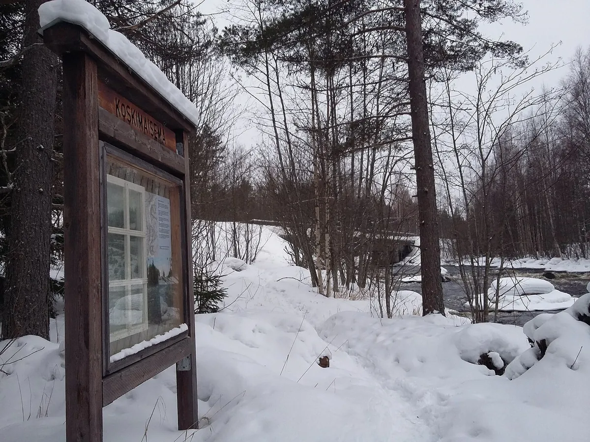 雪のフィンランドの町