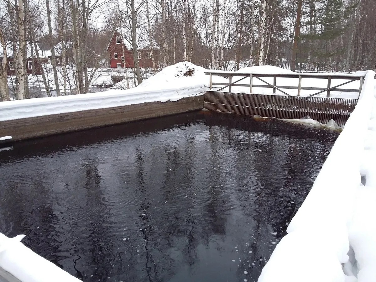 雪のフィンランドの町