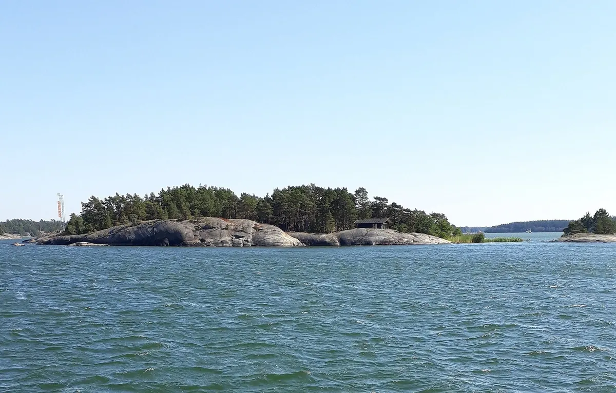 湖に浮かぶ島