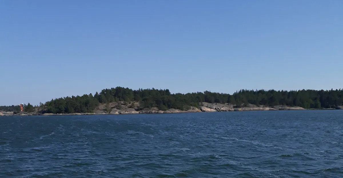 湖に浮かぶ島